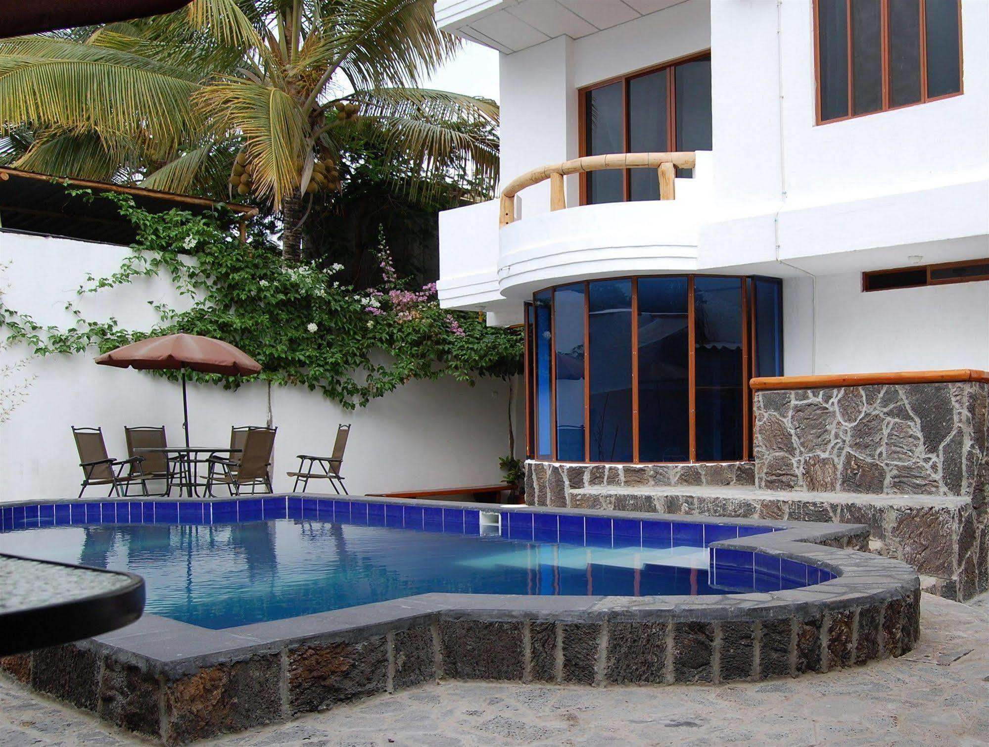 Galapagos Islands Hotel Пуерто Айора Екстериор снимка