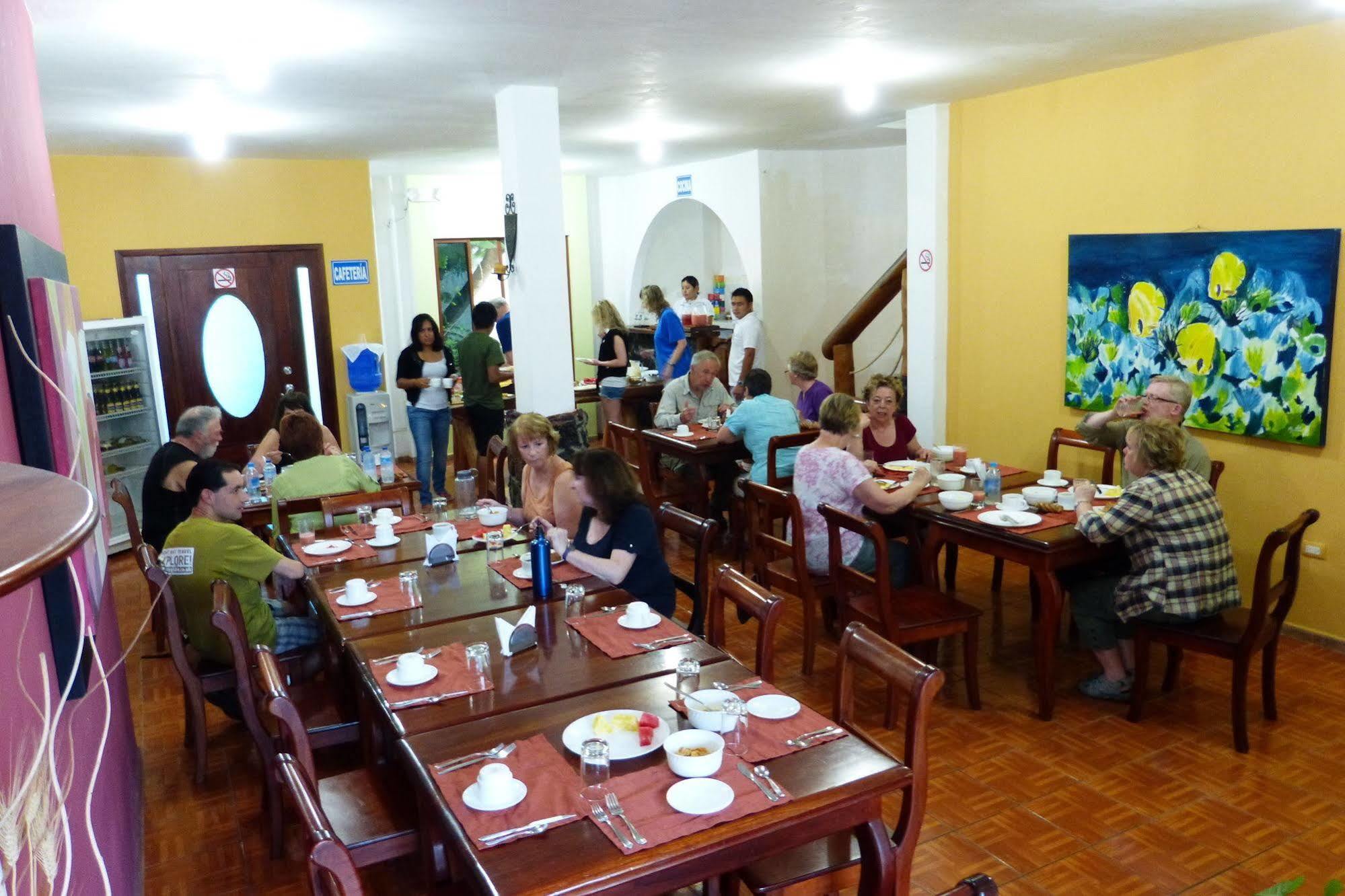 Galapagos Islands Hotel Пуерто Айора Екстериор снимка